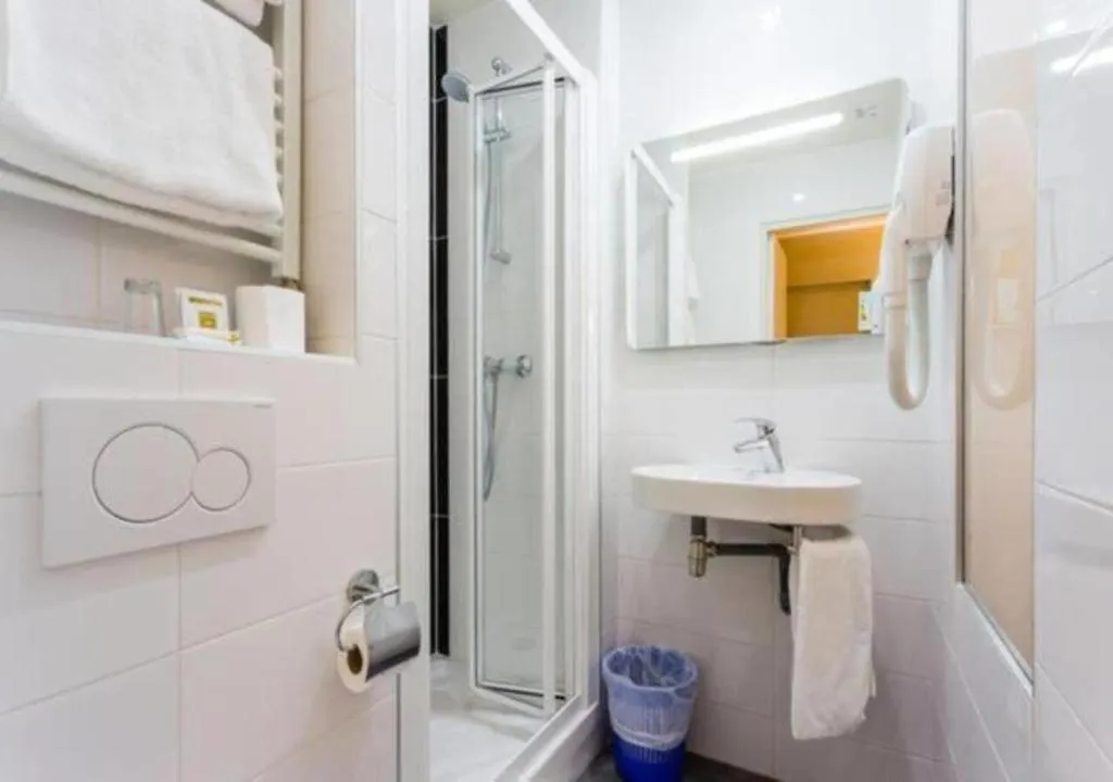 Paris Chambre Double Touristique